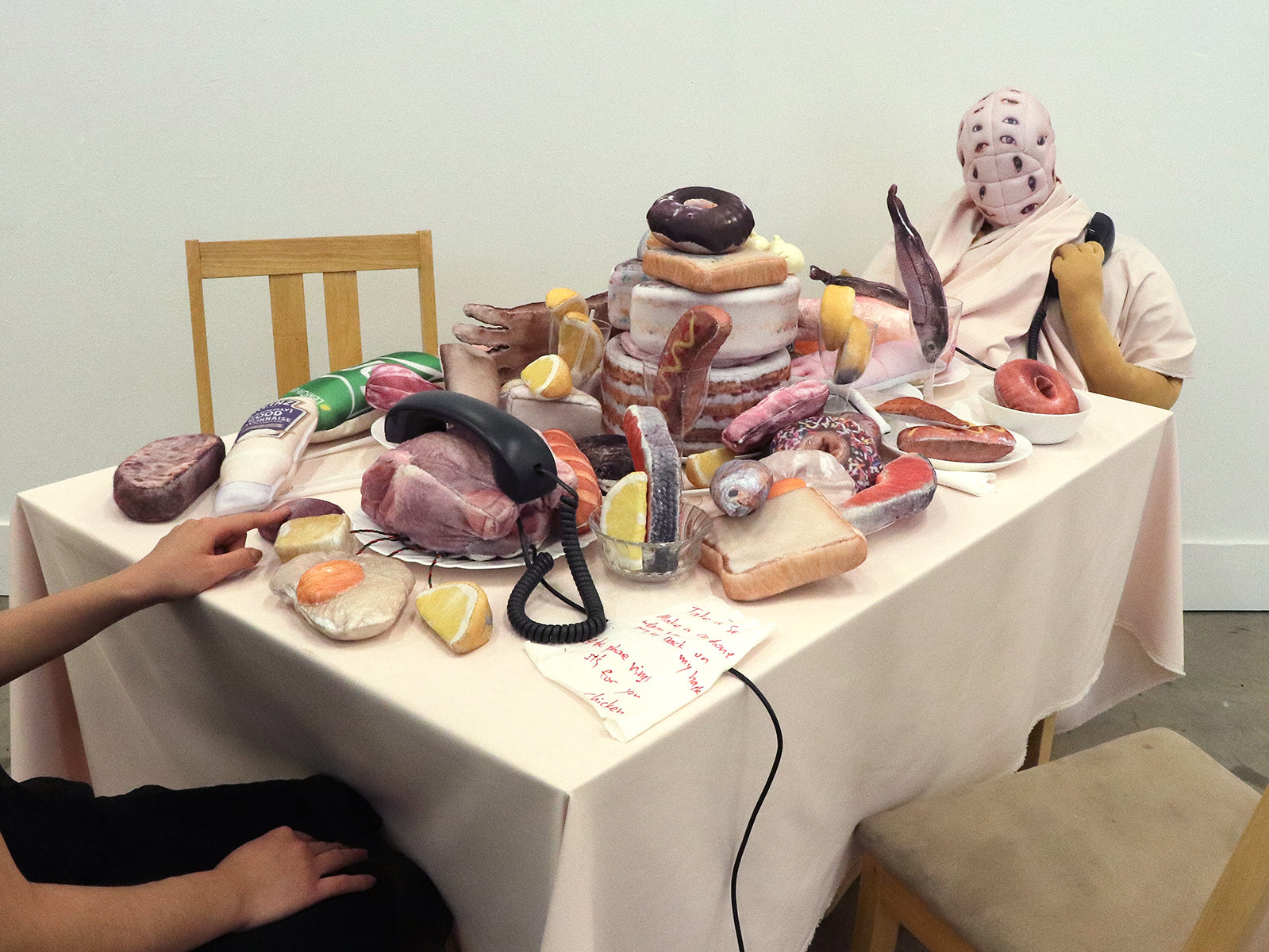 アーティスト・大根マリネ「ユーモラスに問い直す美術史の不均衡」